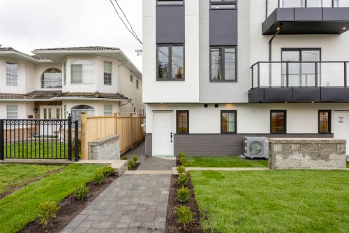 4-7353 12Th Ave, Burnaby, BC 