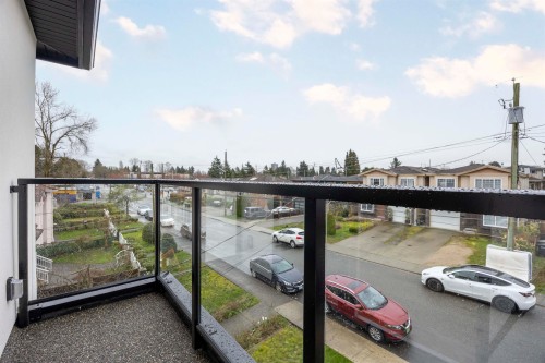 4-7353 12Th Ave, Burnaby, BC 