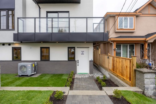 4-7353 12Th Ave, Burnaby, BC 
