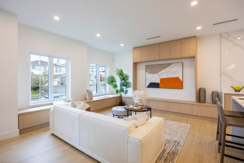 4-7353 12Th Ave, Burnaby, BC 