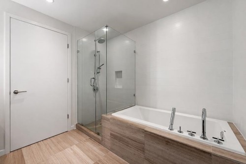 401-768 Arthur Erickson Place, West Vancouver, BC 