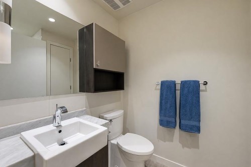 401-768 Arthur Erickson Place, West Vancouver, BC 
