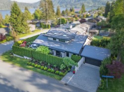 939 Friar Crescent  North Vancouver, BC V7G 1M5