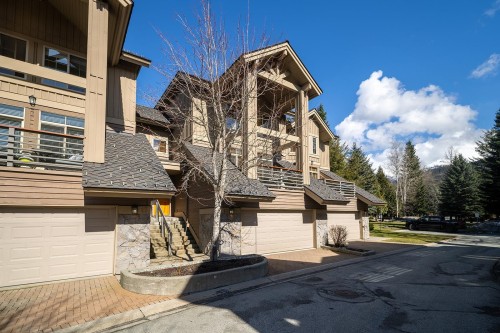18-8030 Nicklaus North Boulevard  Whistler, BC V8E 1J7
