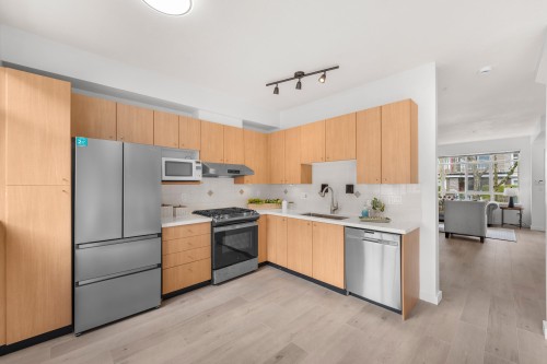 7148 Mont Royal Square, Vancouver, BC 