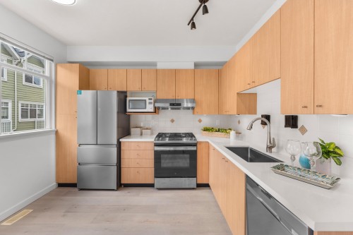 7148 Mont Royal Square, Vancouver, BC 