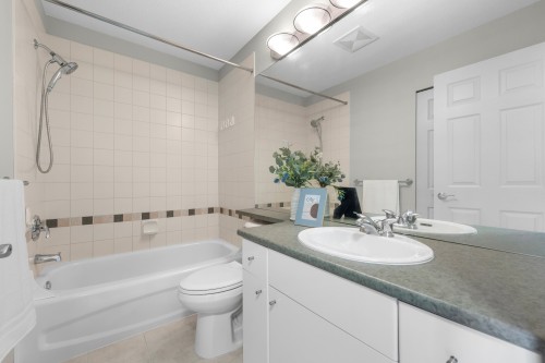 7148 Mont Royal Square, Vancouver, BC 