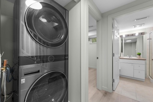 7148 Mont Royal Square, Vancouver, BC 