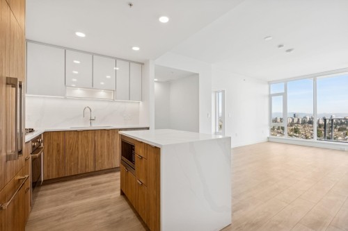 401-7728 Park Crescent  Burnaby, BC V3N 0J3