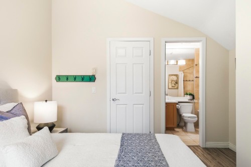 1737 Frances Street, Vancouver, BC 