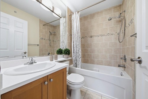 1737 Frances Street, Vancouver, BC 