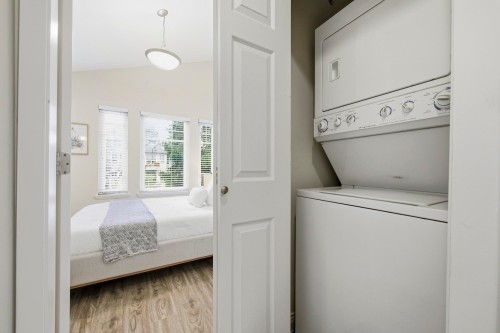 1737 Frances Street, Vancouver, BC 