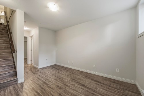 1737 Frances Street, Vancouver, BC 