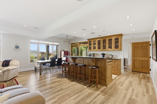 7626 Eureka Avenue, Halfmoon Bay, BC 