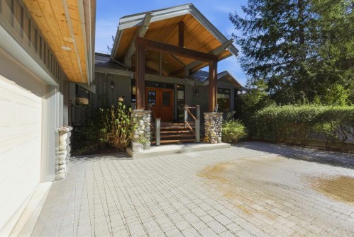 7626 Eureka Avenue, Halfmoon Bay, BC 