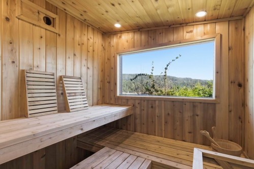 7626 Eureka Avenue, Halfmoon Bay, BC 