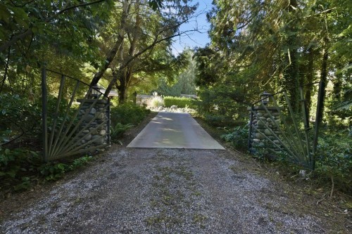 7626 Eureka Avenue, Halfmoon Bay, BC 