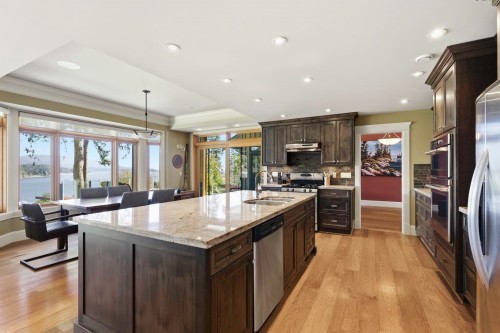 7626 Eureka Avenue, Halfmoon Bay, BC 