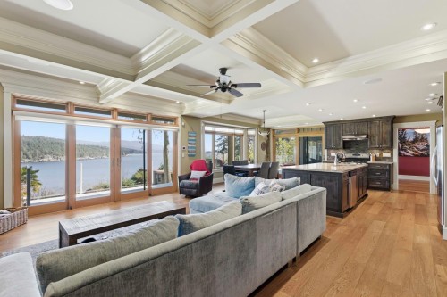7626 Eureka Avenue, Halfmoon Bay, BC 