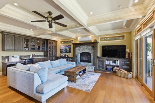 7626 Eureka Avenue, Halfmoon Bay, BC 