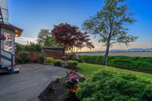 6247 Crescent Place, Delta, BC 