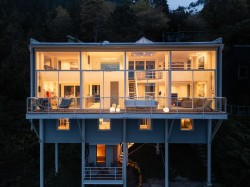 90 Isleview Place  West Vancouver, BC V0N 2E0