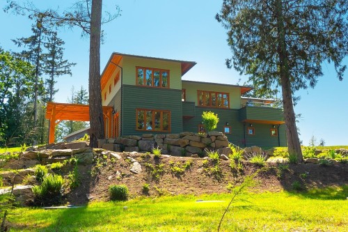 1655 Evergreen Lane  Bowen Island, BC V0N 1G2