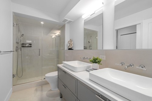 7615 Yukon Street, Vancouver, BC 