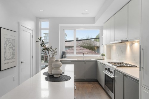 7615 Yukon Street, Vancouver, BC 