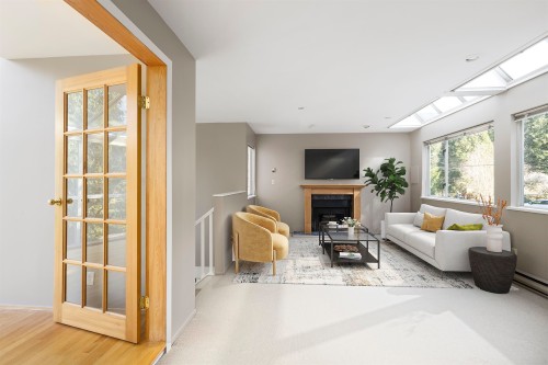 5735 Bluebell Drive, West Vancouver, BC 