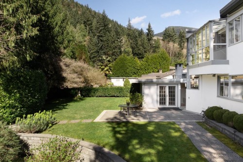 5735 Bluebell Drive, West Vancouver, BC 