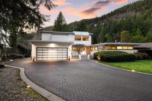 5735 Bluebell Drive, West Vancouver, BC 