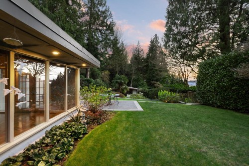 5735 Bluebell Drive, West Vancouver, BC 