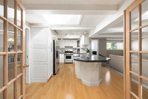 5735 Bluebell Drive, West Vancouver, BC 