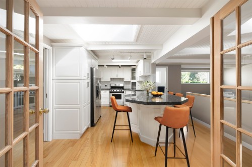 5735 Bluebell Drive, West Vancouver, BC 