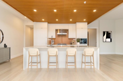 401-6687 Nelson Avenue, West Vancouver, BC 