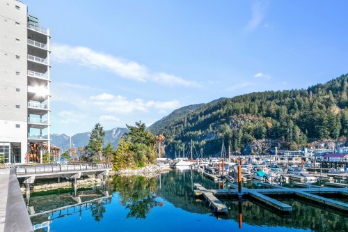 401-6687 Nelson Avenue, West Vancouver, BC 