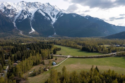 1691 Highway 99, Pemberton, BC 