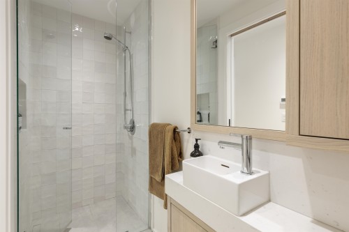 2502 33Rd Avenue W, Vancouver, BC 