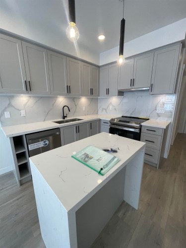 228-12109 223 Street  Maple Ridge, BC V2X 5Y6