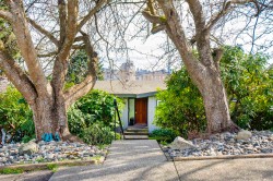 943 Shavington Street  North Vancouver, BC V7L 1K6