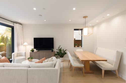 2939 15Th Avenue W, Vancouver, BC 