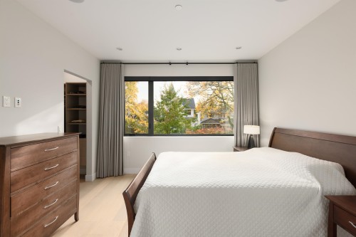 2939 15Th Avenue W, Vancouver, BC 