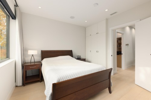 2939 15Th Avenue W, Vancouver, BC 