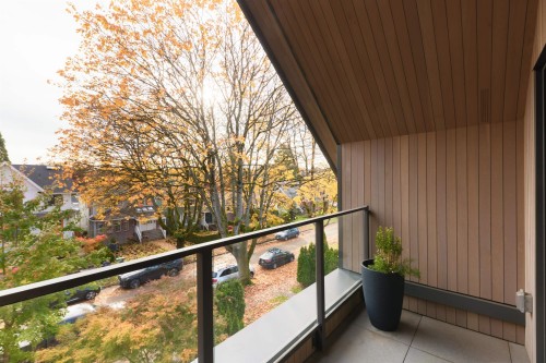 2939 15Th Avenue W, Vancouver, BC 