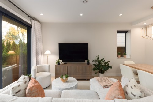 2939 15Th Avenue W, Vancouver, BC 