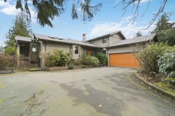 5541 Gilpin Street Burnaby, BC V5G 2H8