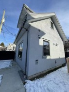 400 East 56th Street Vancouver, BC V5X 1R5