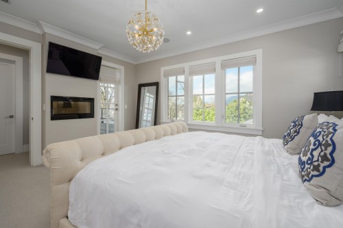 4297 11Th Avenue W, Vancouver, BC 