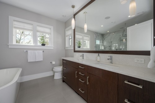 4297 11Th Avenue W, Vancouver, BC 